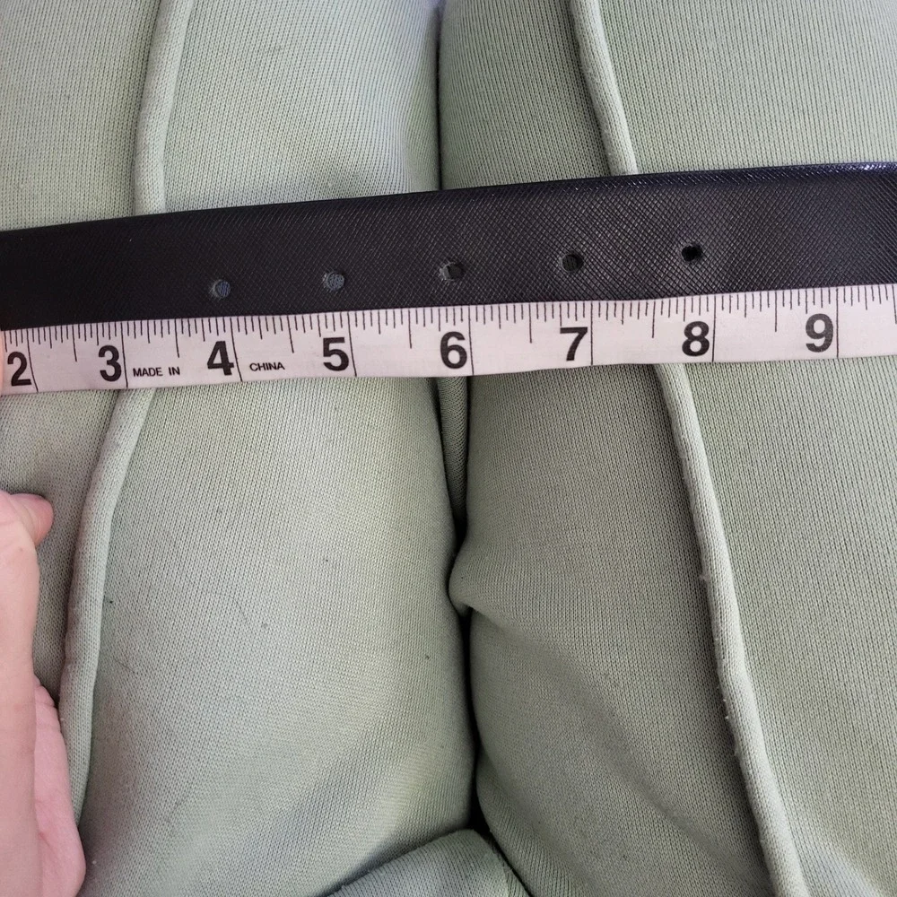 Hugo Boss Textured Black Leather Belt US 38